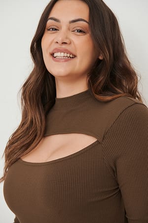 Image 4 of 4