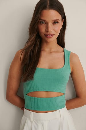 Green Recycled croppad ribbad topp med utskurna detaljer