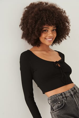 Black Recyceltes Crop-Top mit Kordelzug-Detail