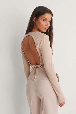 Dark Beige Topp med åpen rygg og snøring