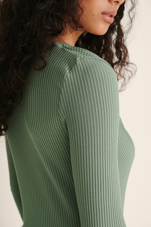 Image 4 of 5