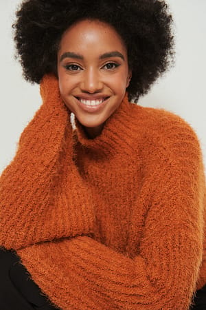 Rust Flauschiger Strickpullover mit Rollkragen
