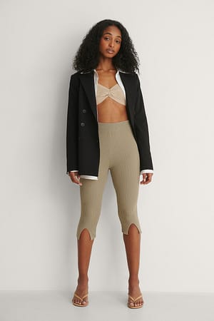Light Khaki Stickade Leggings Med Slits Fram