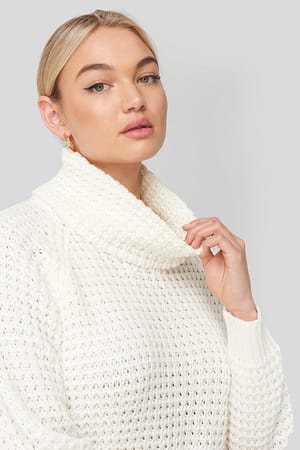 Offwhite High Neck Pineapple Knitted Sweater