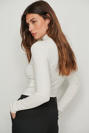 Image 3 of 4