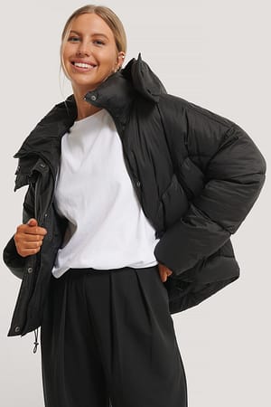 Black Gepolsterte Kapuzenjacke