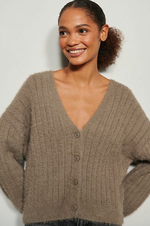 Light Brown Ribbstickad luddig kofta