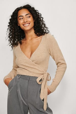 Beige Strick-Cardigan in Wickeloptik