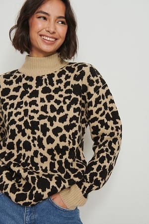 beige/Black Leo Knitted Sweater