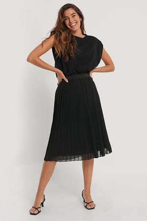 Black Midi Pleated Skirt