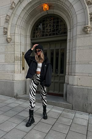 Zebra Ekologiska raka denim med hög midja