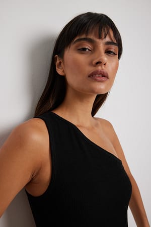 Black One Shoulder Knitted Top