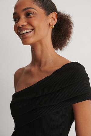 Black Einseitig schulterfreies geripptes Top