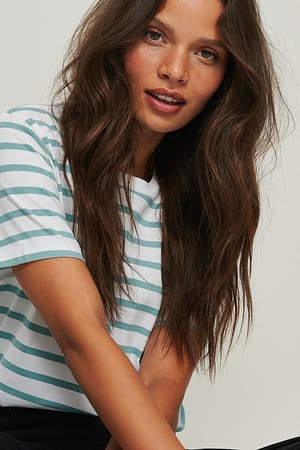 White/Blue Recht cropped T-shirt met strepen van biologisch katoen