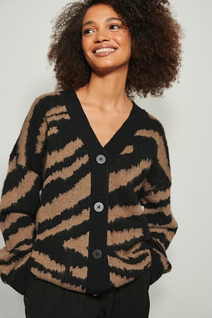 Black/Brown Oversize geknöpfter Cardigan mit V-Ausschnitt