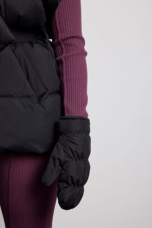 Black Padded Mittens