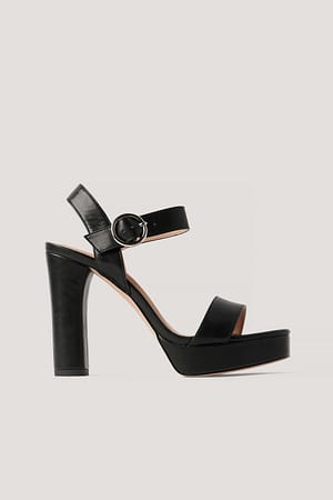 Black Plateau-Absatz-Sandalen