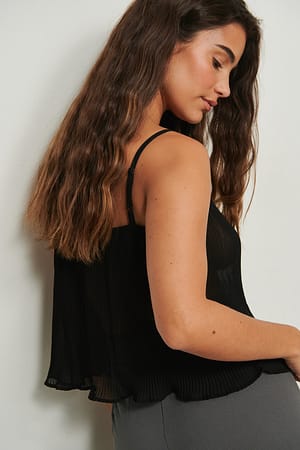 Black Pleated Round Neck Singlet