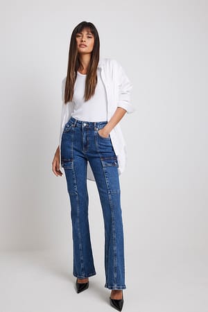 Mid Blue Jeans mit Taschendetail und einem Bootcut
