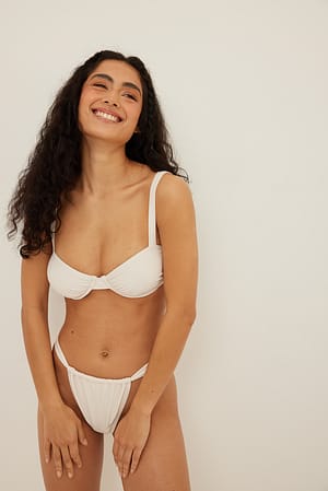 Offwhite Bikinibroekje