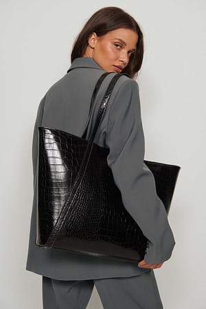 Image 2 of 6