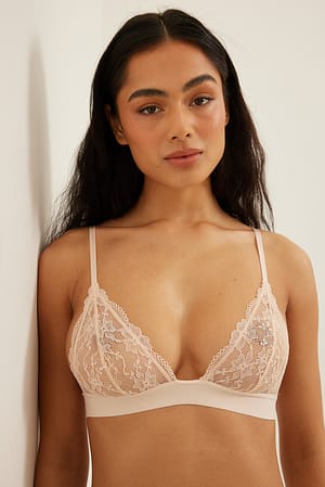 Pearl Triangel-top van elastisch kant