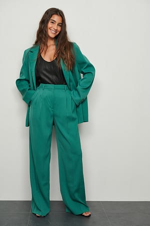 Teal Bundfaltenhose mit weiten Beinen aus recyceltem Material