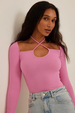 Pink Ribbetopp med halterneck og lange ermer