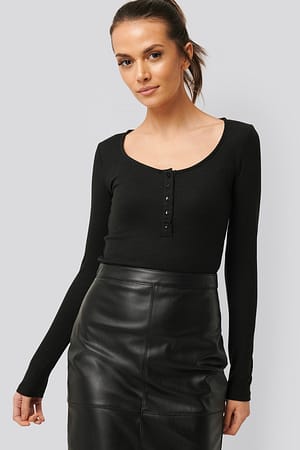 Black Henley-Top
