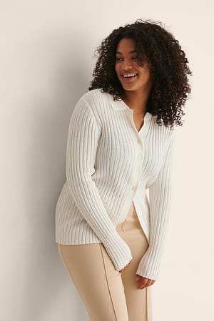 Offwhite Geribde Gebreide Top Met Lange Mouwen En Knopen