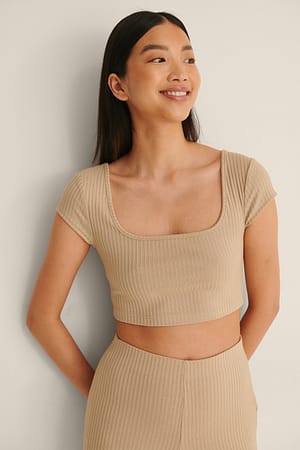 Beige Kort topp med rund hals