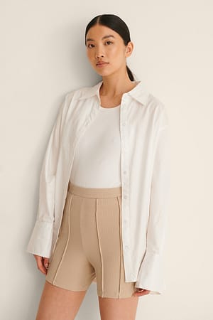 Beige Biker-short met naaddetails
