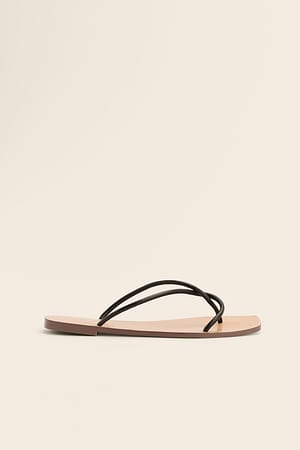 Black Slim Straps Flats