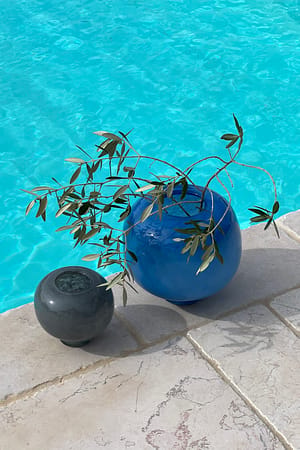 Image 2 of 4