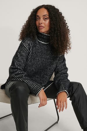 Black/White Small Stripe Brushed Knitted Sweater