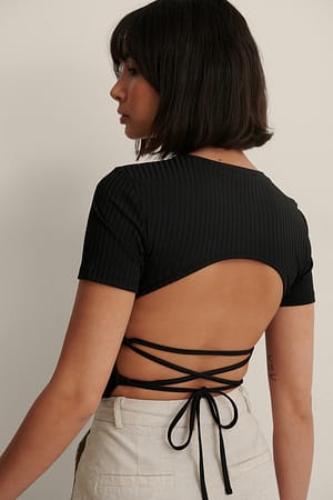 Black Haut à bretelles avec détail dans le dos recyclé