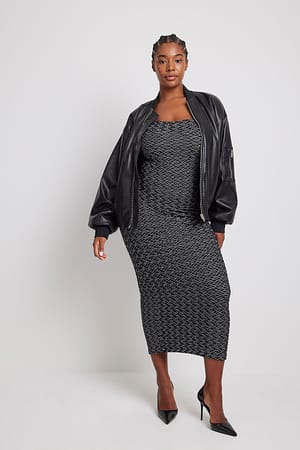 Black/White Midi-Trägerkleid mit Wirbelmuster