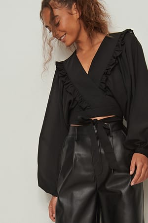 Black Blouse met taillestrik en ruime mouwen