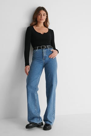 Black Cropped Geribde Top