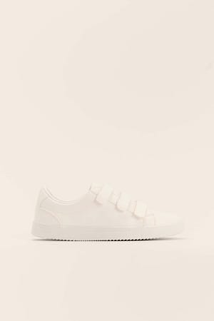 White Sneakers Med Kardborreband