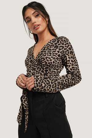 Leopard Gerecycleerd top met strikceintuur en leeuwenprint