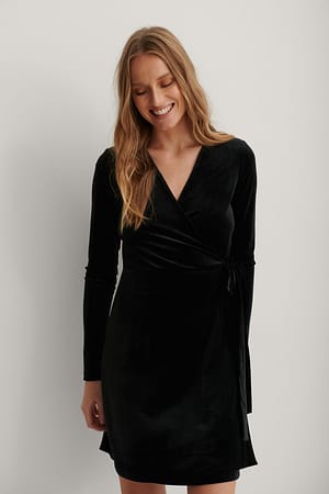 Black Wickelkleid Aus Samt