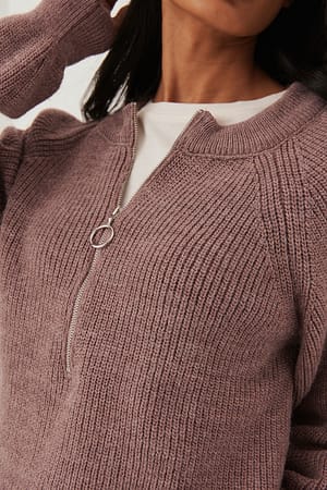 Dusty Dark Pink Gebreide trui met rits aan de voorkant