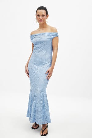 Light Blue Vestido midi de encaje palabra de honor