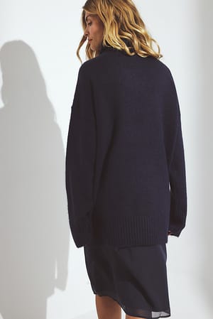 Image 2 of 6