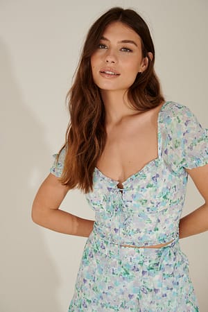 Camo Flower Gerecycled crop top met kantdetail