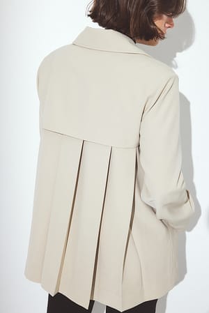 Image 4 of 8