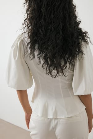 Image 2 of 6