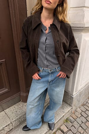 Dark Brown Jakke i imiteret ruskind med lommedetalje