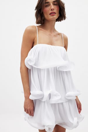 White Bedrucktes Minikleid mit Volant